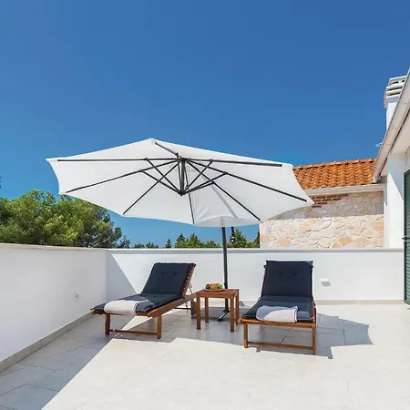 Four Bedroom Holiday In Zaton Holiday home *