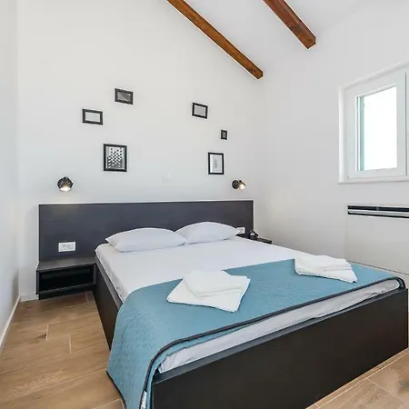 Holiday home Four Bedroom Holiday In Zaton *