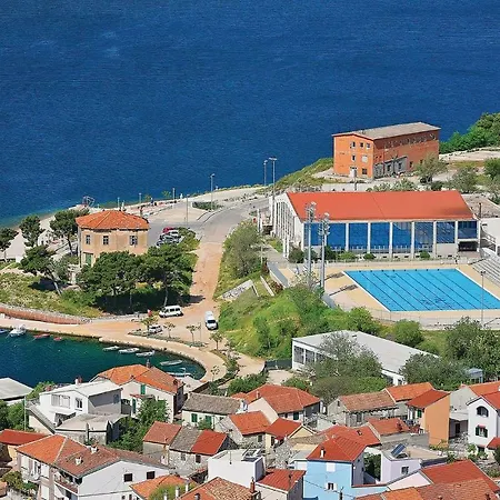 Four Bedroom Holiday In Zaton
