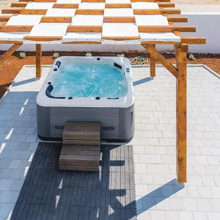 Four Bedroom Holiday In Zaton