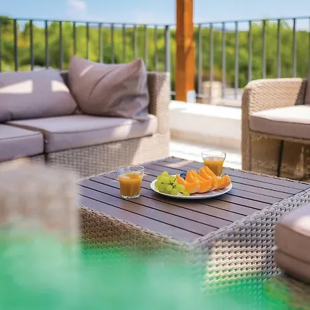 Four Bedroom Holiday In Zaton Holiday home *
